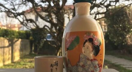 Il sake la bevanda tradizionale giapponese alcolica a base di riso