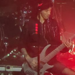 Il chitarrista dei Coldrain